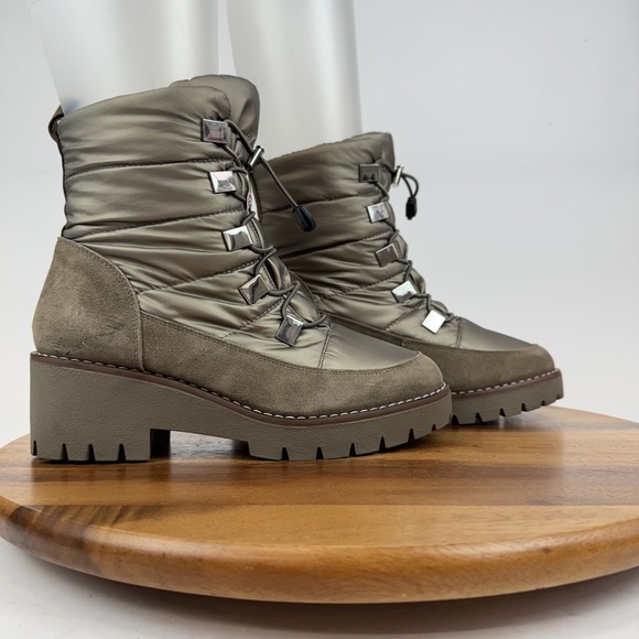 Blondo Shoes - New Womens Blondo Daylor Gold Quilted Nylon Waterproof Casual Heel Boots Sz 7.5